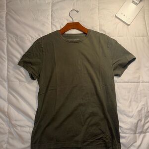 2000s Banana Republic Olive Tee